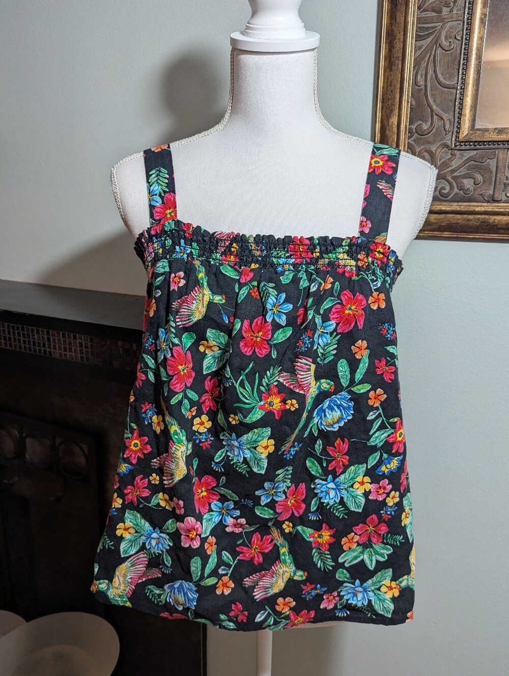 Old Navy Women's XS Tropical Floral Parrots Linen Blend Tank Top Black Multi